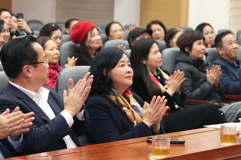 Chủ tịch Ủy ban Trung ương MTTQ Việt Nam Bùi Thị Minh Hoài dự Hội nghị lấy ý kiến cử tri nơi cư trú